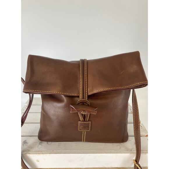 DOONEY & BOURKE MEDIUM BROWN SOFT LEATHER CROSSBODY BAG - Picture 1 of 16